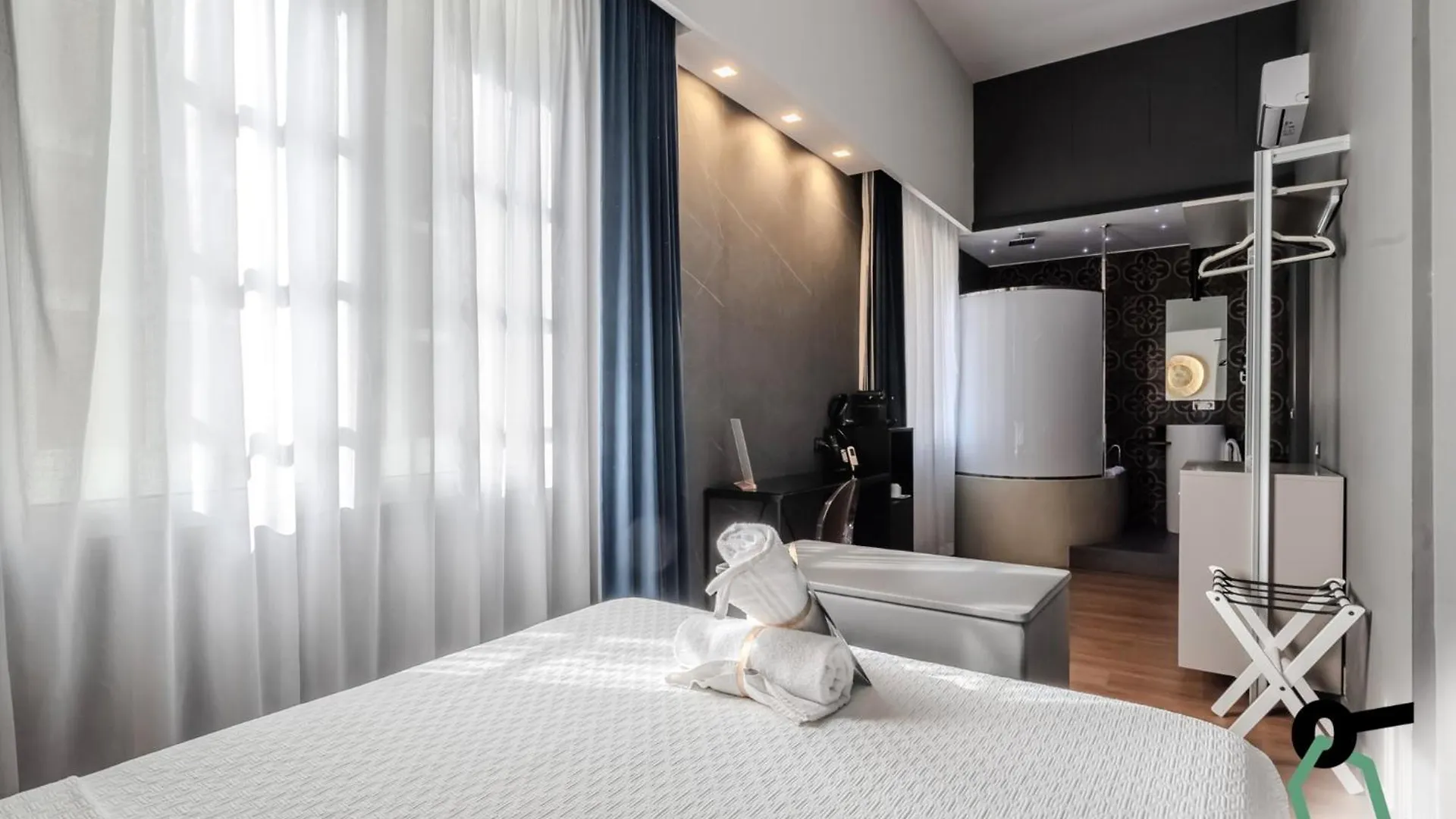 Hotiday Room Collection - Palermo Palco Noir 0*,  Italia